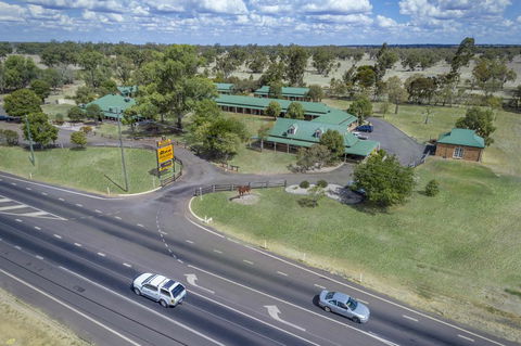 Overlander Homestead Motel - Tourism Brisbane 2