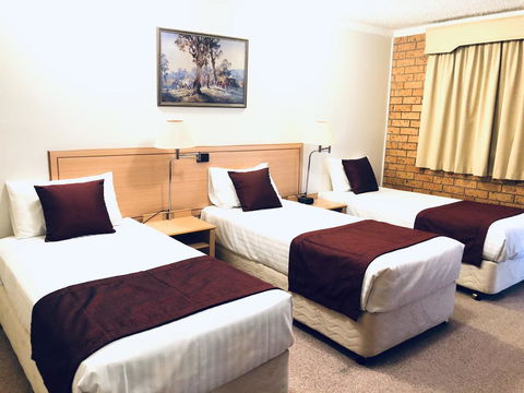 OVERLANDER MOTOR LODGE - Tourism Brisbane 2