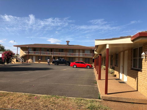 OVERLANDER MOTOR LODGE - Tourism Brisbane 0