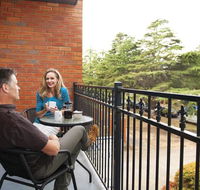 Oxley Court Serviced Apartments - Brisbane Tourism