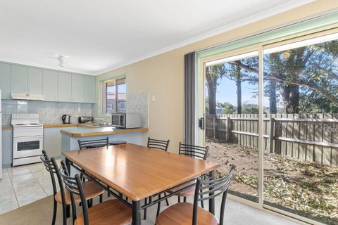 Ozan Unit 1-9 - Brisbane Tourism 1