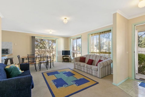 Ozan Unit 1-9 - Brisbane Tourism 2