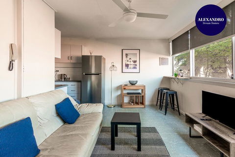 PADDINGTON PAD With PARKING & SMART TV & POOL - Tourism Brisbane 0