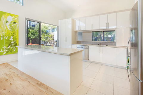 PALM COURT RETREAT - MORNINGTON - Brisbane 4u 3