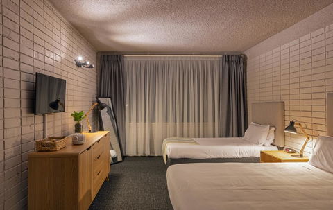 Palms Hotel - Tourism Brisbane 2