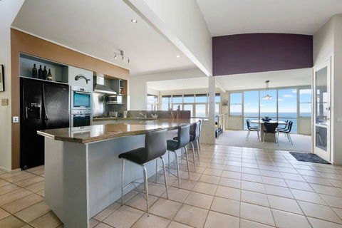 PANORAMA VIEWS - Spectacular Ocean Views - Brisbane 4u 2