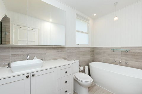 PANORAMIC HARBOUR VIEWS - Tourism Brisbane 0