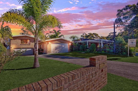 Paradise Beach Apartments - Tourism Brisbane 0