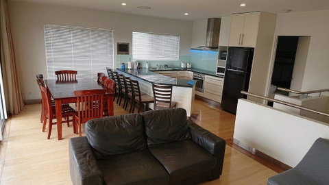 Paradise Escapes - Brisbane Tourism 2