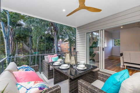 Park Avenue Townhouse Retreat Brisbane Sleeps 10 - Tourism Brisbane 2