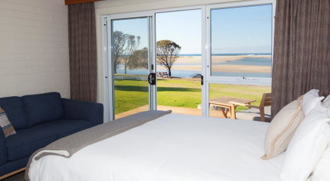 Pelican Sands Scamander - Brisbane Tourism 1