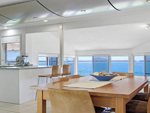 Penguin Head Retreat - Fabulous Views - Brisbane Tourism 2