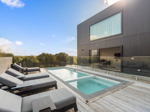 Peninsula Hot Springs Designer Home! - Brisbane Tourism 0