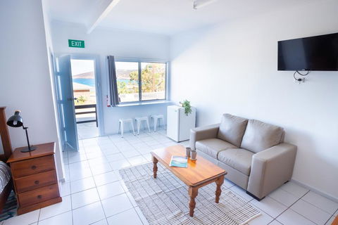 Penneshaw Beach Stay - Tourism Brisbane 0