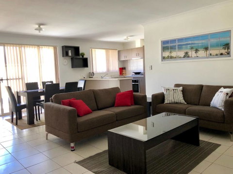Perth Whistler Lodge - Tourism Brisbane 0