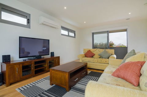 PIER 55 - DROMANA... - Brisbane Tourism 3