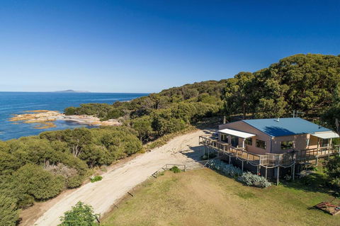 Pine Scrub Beach House - Tourism Brisbane 0