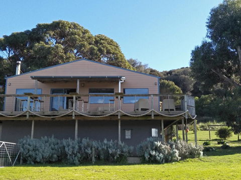 Pine Scrub Beach House - Tourism Brisbane 1