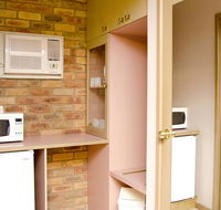 Pines Country Club Motor Inn - Tourism Brisbane