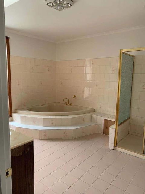 Pleasant Bedroom In Bentleigh East - Tourism Brisbane 3