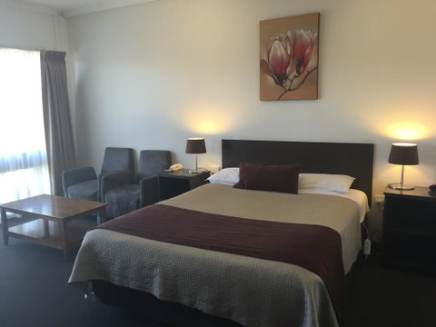 Ploughmans Motor Inn - Brisbane Tourism 1