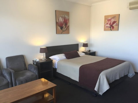 Ploughmans Motor Inn - Brisbane Tourism 2