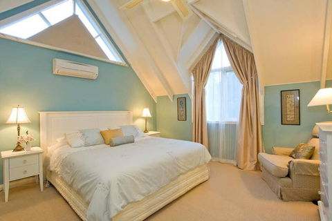 PLUM TREE COTTAGE - Spa Cottage With Woodfire - Tourism Brisbane 1