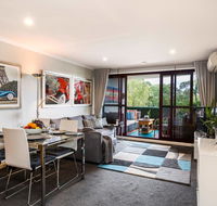 Poolside Sydney 1 Bedroom Apartment - Tourism Brisbane