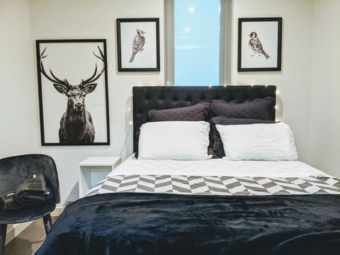 Presidential 3-bed 2-bath, Balcony, With Pool Included - Tourism Brisbane 3