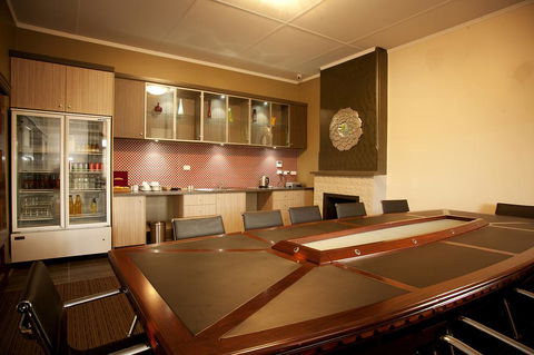 Prince Of Wales Hotel, Bunbury - Brisbane Tourism 1