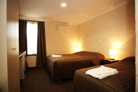 Prince Of Wales Hotel, Bunbury - Brisbane Tourism 3