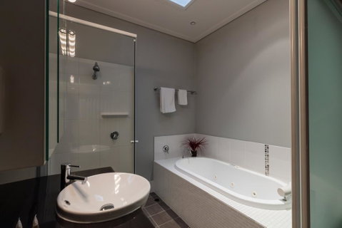 Promenade Executive Apartments - Brisbane Tourism 3