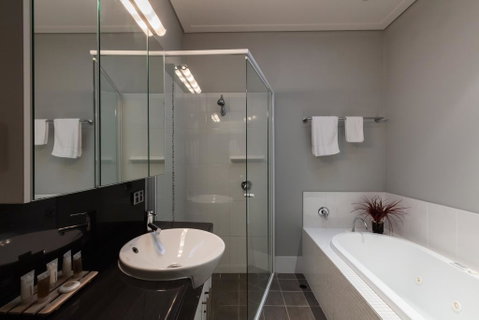 Promenade Executive Apartments - Brisbane Tourism 1