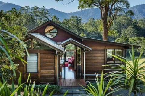 Promised Land Retreat - Tourism Brisbane 0