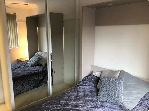Quiet North Parra Apartment Rooms Across From Park - Brisbane Tourism 2