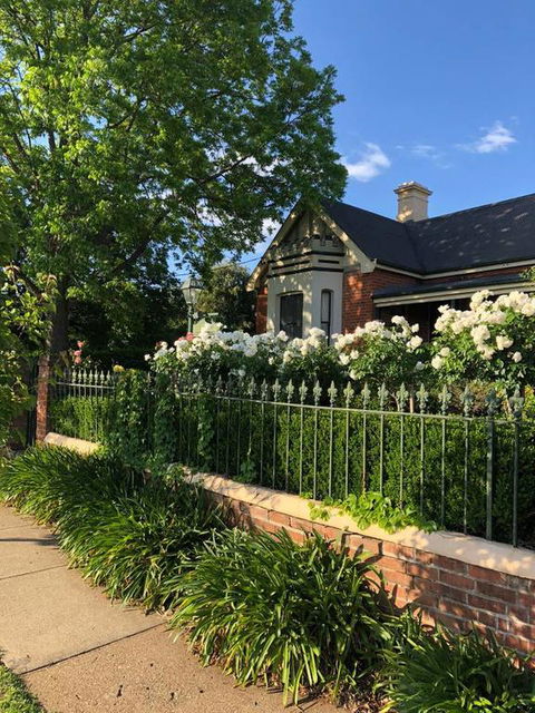 QUILTY HOUSE (Formerly Beethovens) - Brisbane 4u 3