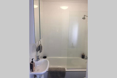 Quirky, Sunny, Spacious Apartment In The Heart Of Darlinghurst - Tourism Brisbane 2