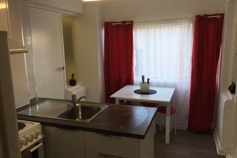 Quirky, Sunny, Spacious Apartment In The Heart Of Darlinghurst - Tourism Brisbane 3
