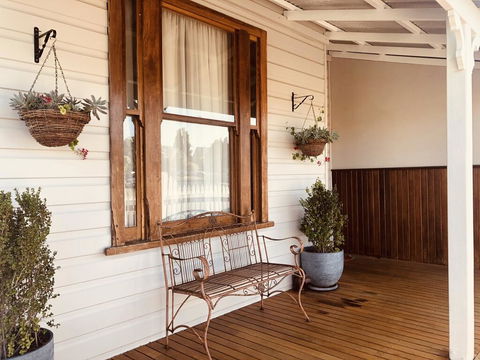 Railway Cottage - Brisbane Tourism 0