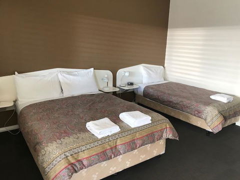 RAILWAY HOTEL MOTEL - Brisbane 4u 2