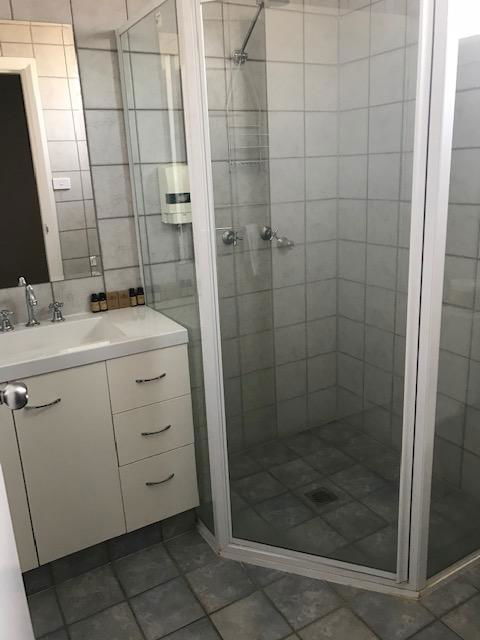 RAILWAY HOTEL MOTEL - Brisbane 4u 1