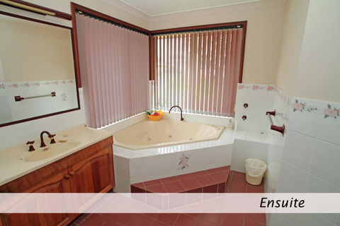 Ray Of Sunshine - Waterfront Reserve - Tourism Brisbane 3