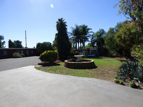 Red Chief Motel - Brisbane Tourism 0