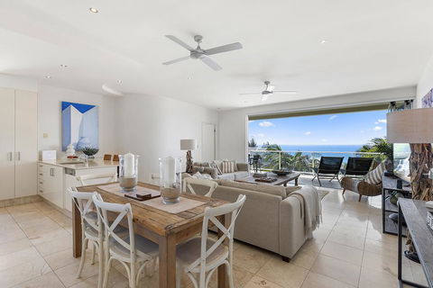 Relax In Stylish Comfort, Sunshine Beach - Tourism Brisbane 1