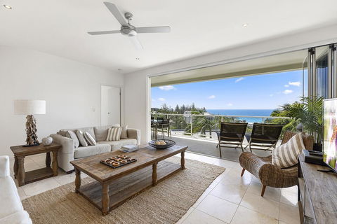 Relax In Stylish Comfort, Sunshine Beach - Tourism Brisbane 2