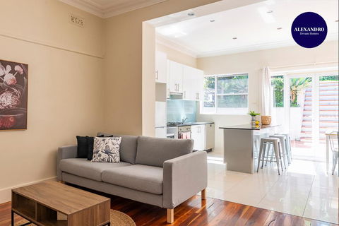 RELAXED FAMILY HOME WILLOUGHBY - Tourism Brisbane 0