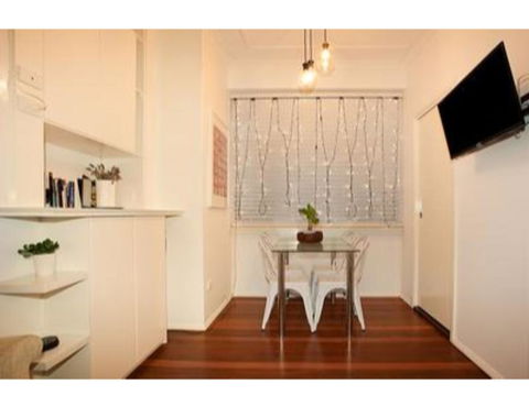 Renovated Art Deco Studio Minutes From The City - Tourism Brisbane 3