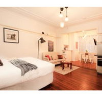 Renovated Art Deco Studio Minutes From The City - Tourism Brisbane