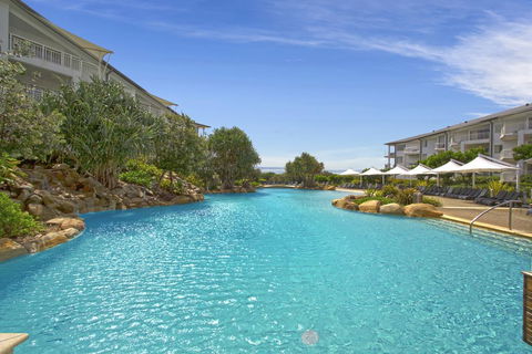 Resort On The Beach With Ocean Glimpses 5214-15 - Brisbane Tourism 2