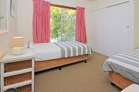 REST ASHORE At MOLLYMOOK - Brisbane Tourism 3